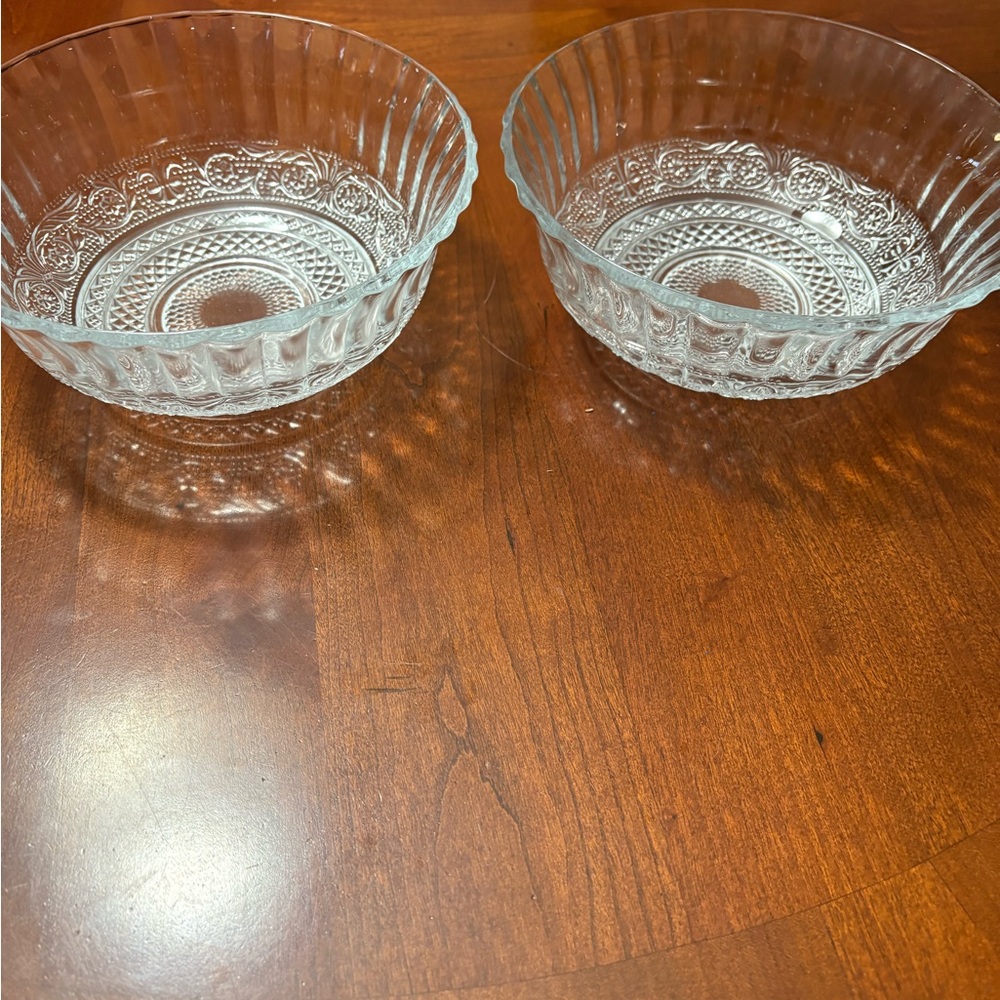 Elegant Clear Glass Bowls (2)